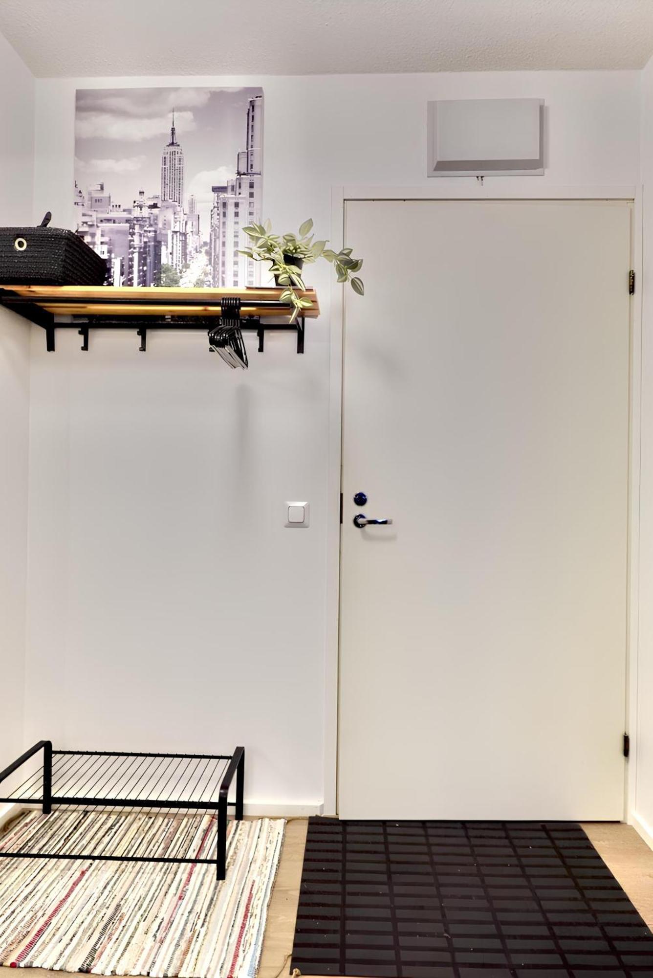 Spacious Haven Near Mall And Convention Center Huoneisto