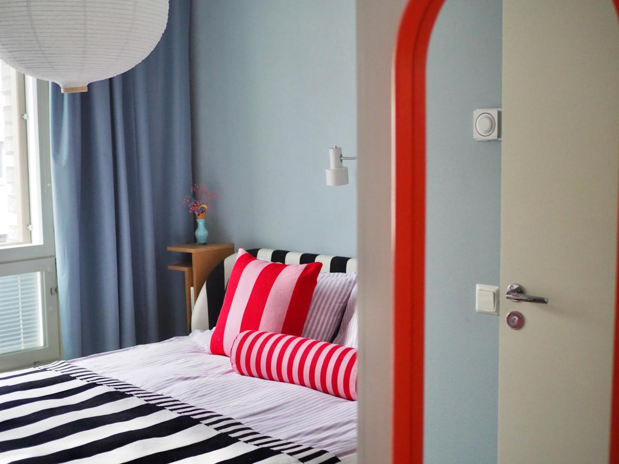 Huoneisto Candy-colored Two-room With Sweet Views Helsinki