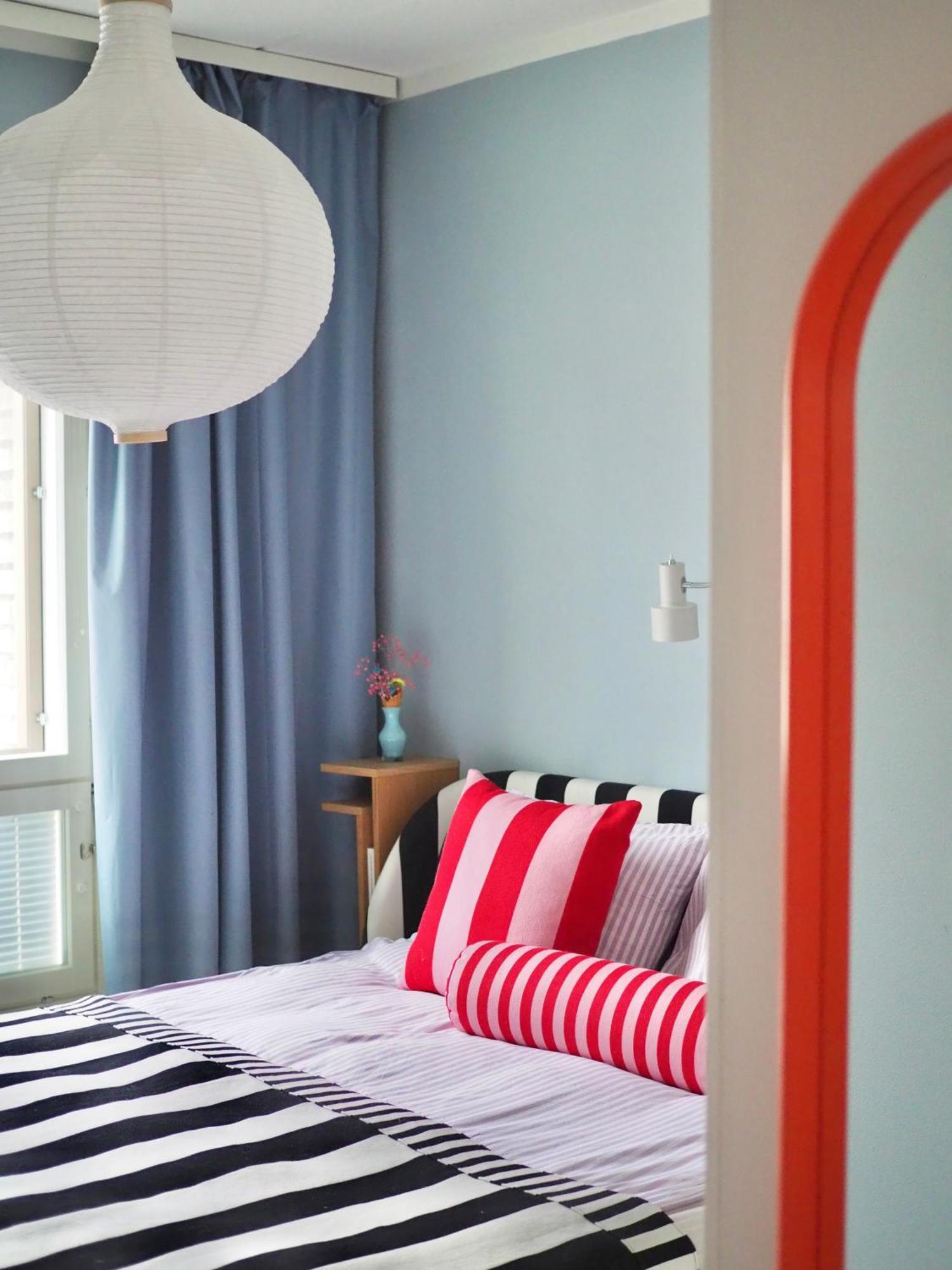Huoneisto Candy-colored Two-room With Sweet Views Helsinki