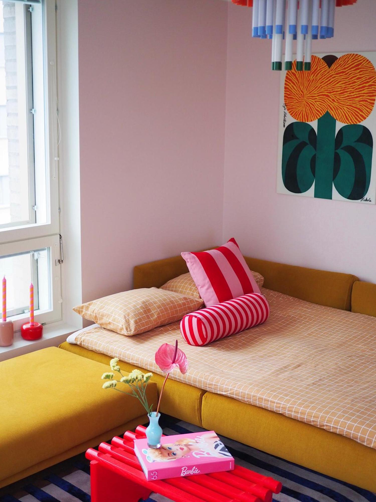 Huoneisto Candy-colored Two-room With Sweet Views *
