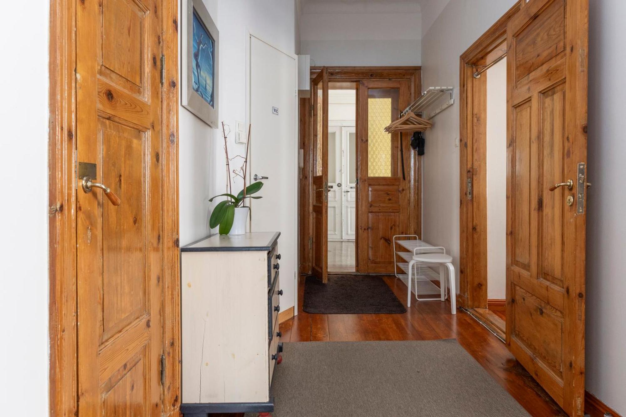 Charming Flat In Design District Huoneisto *