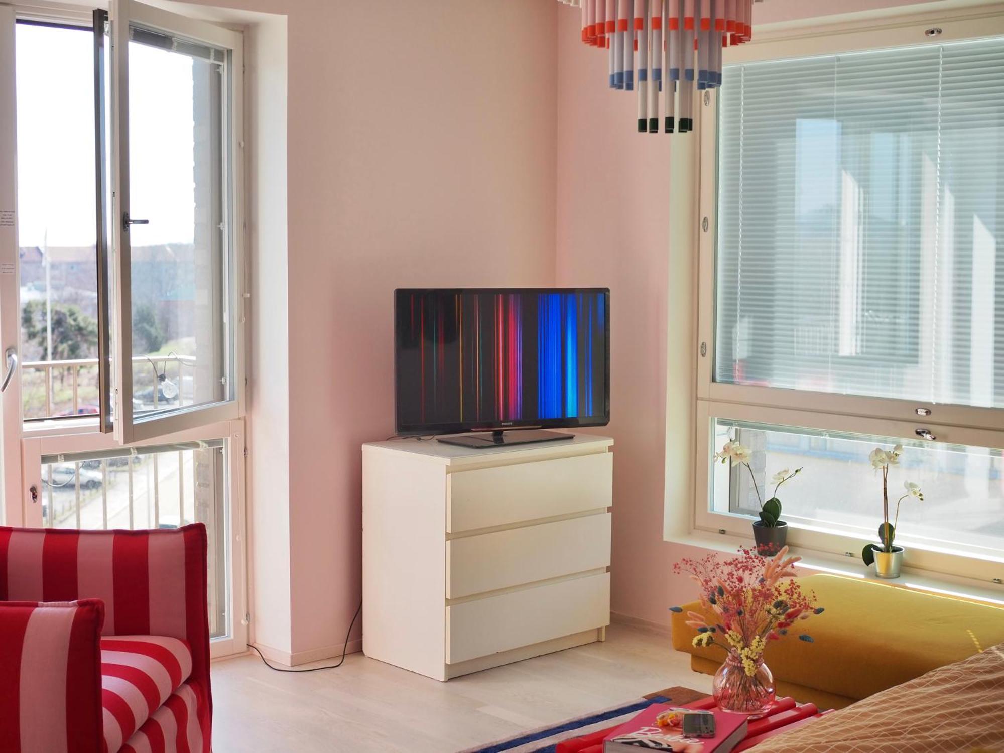 Huoneisto Candy-colored Two-room With Sweet Views *