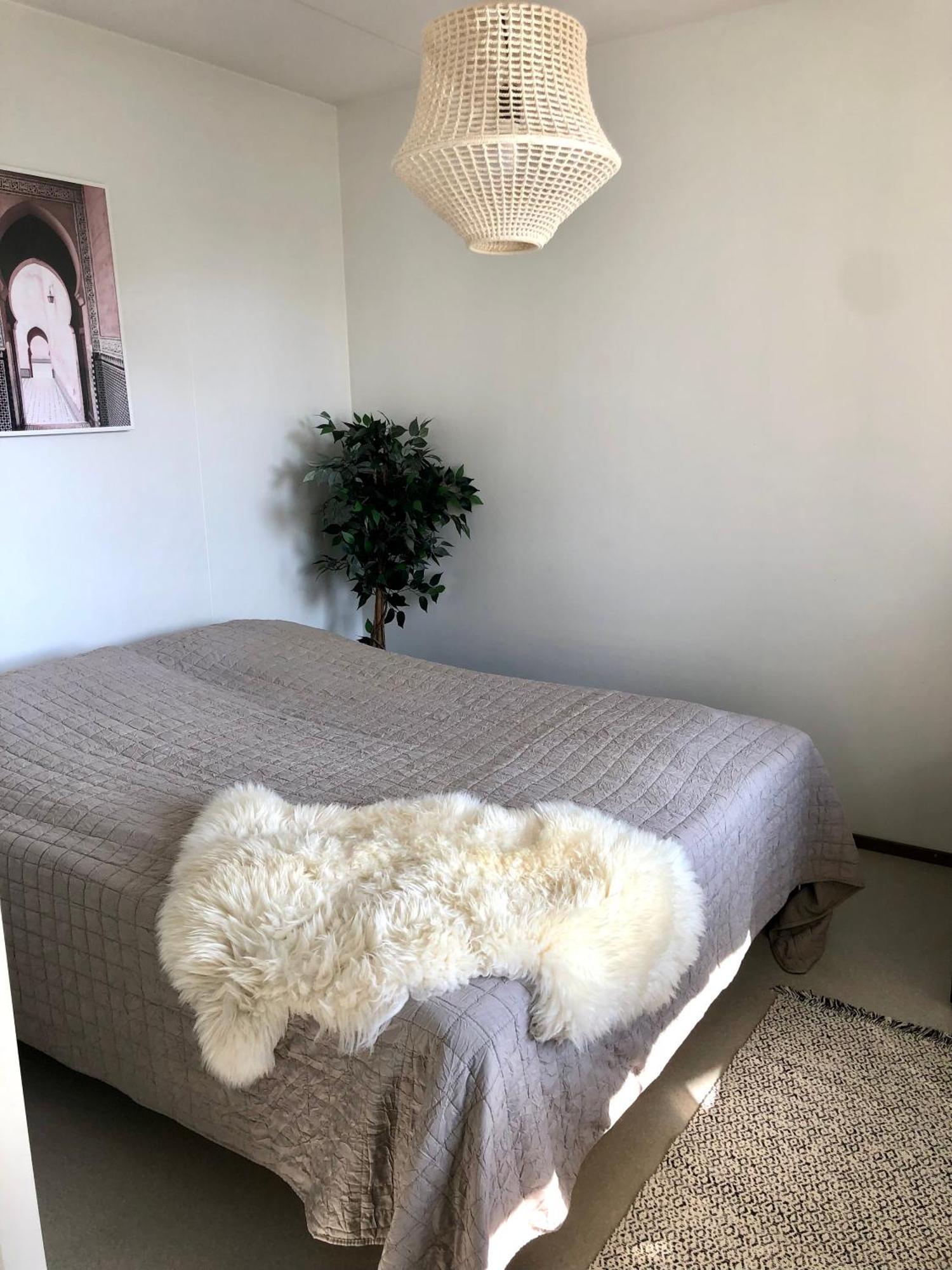 Top Floor One Bedroom With Balcony *