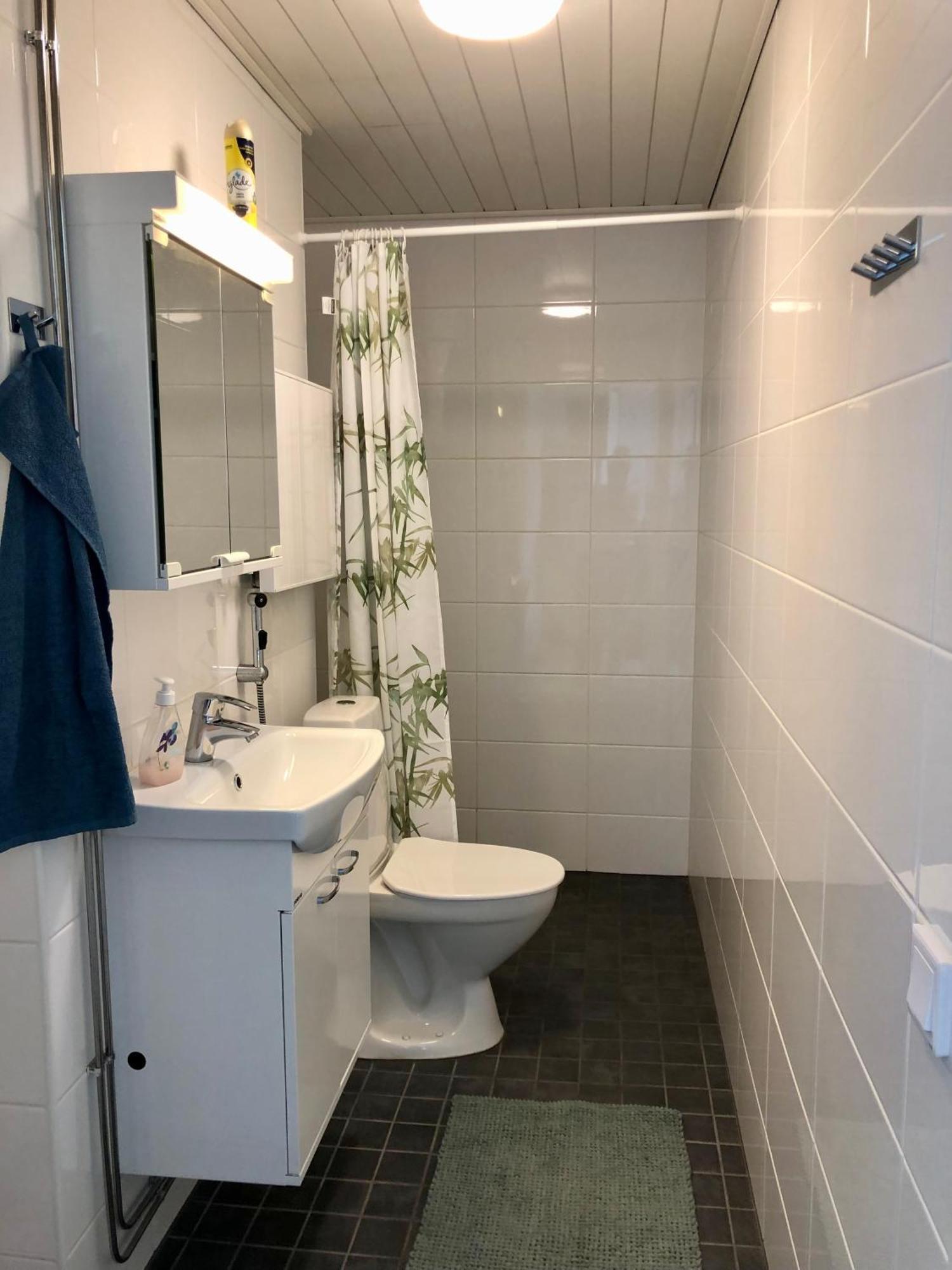 Huoneisto Top Floor One Bedroom With Balcony