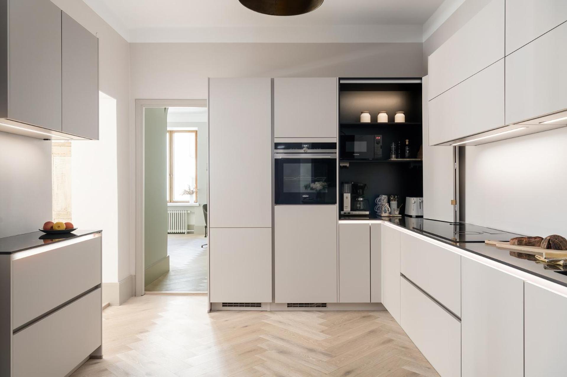 Beautiful 3 Bedroom 170m2 With Sauna In Toeoeloe Huoneisto Helsinki