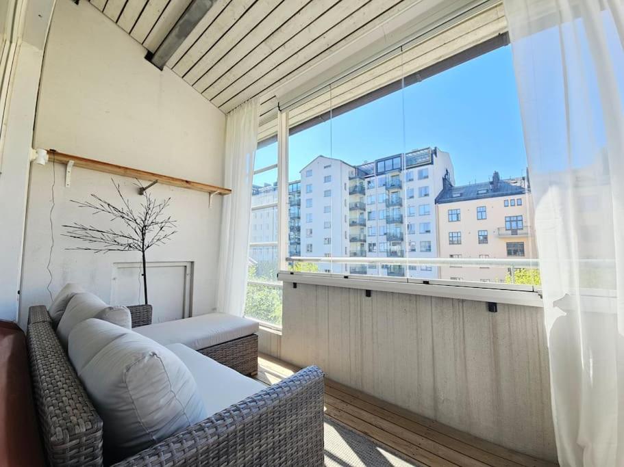 Huoneisto Luxcityhome 300m Metro With Glass Balcony Helsinki