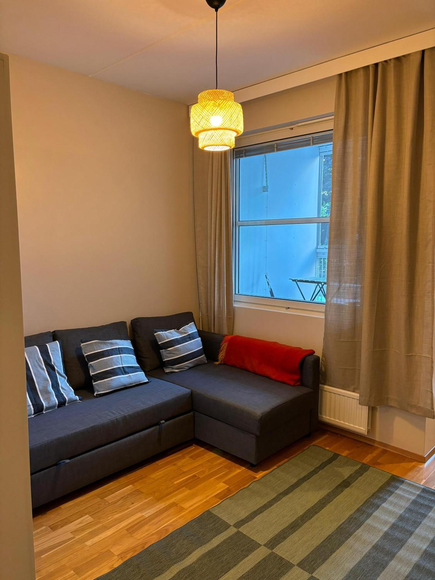Huoneisto With Balcony In Kallio