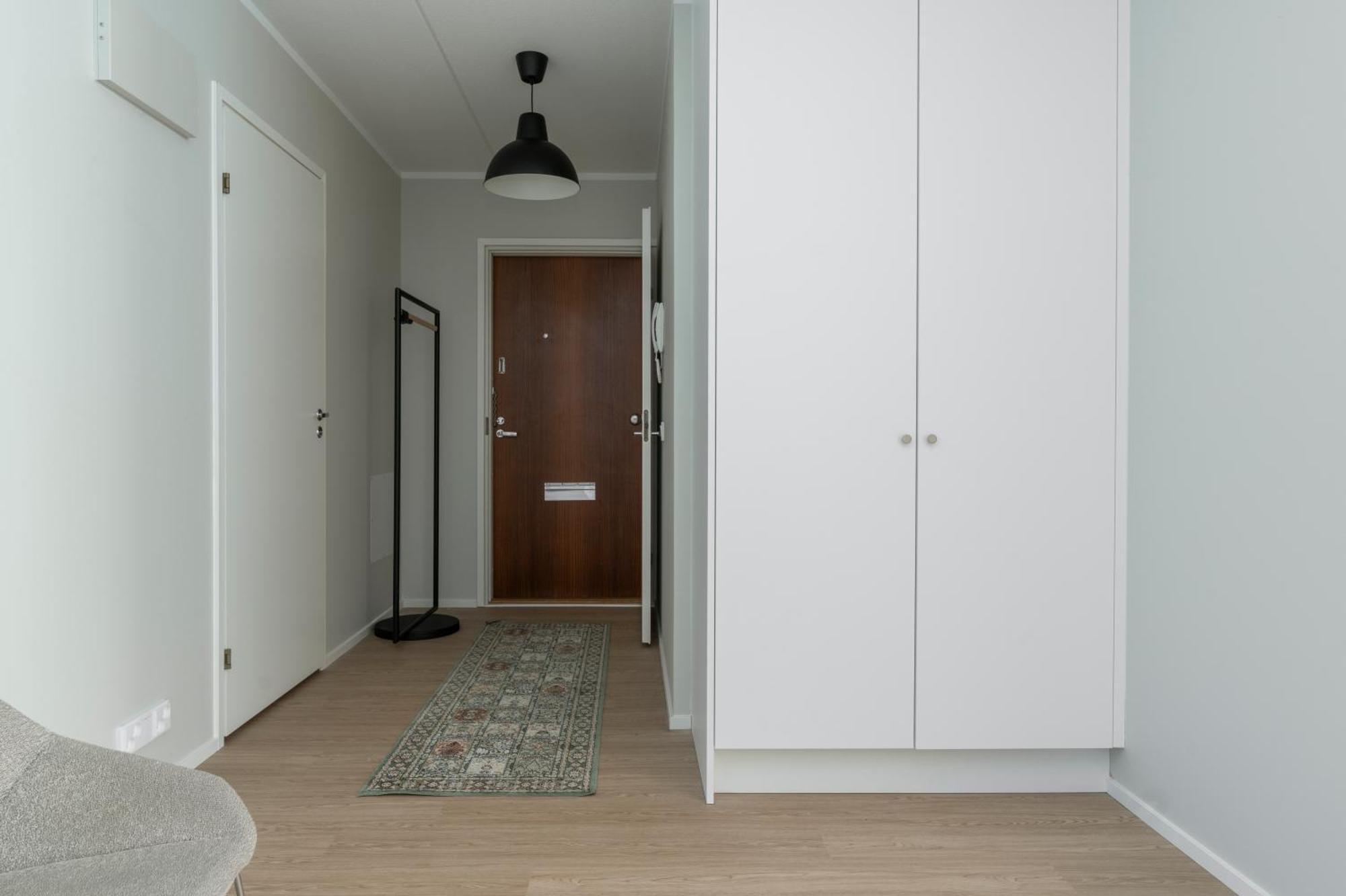 3 Makuuhuonetta, Sauna