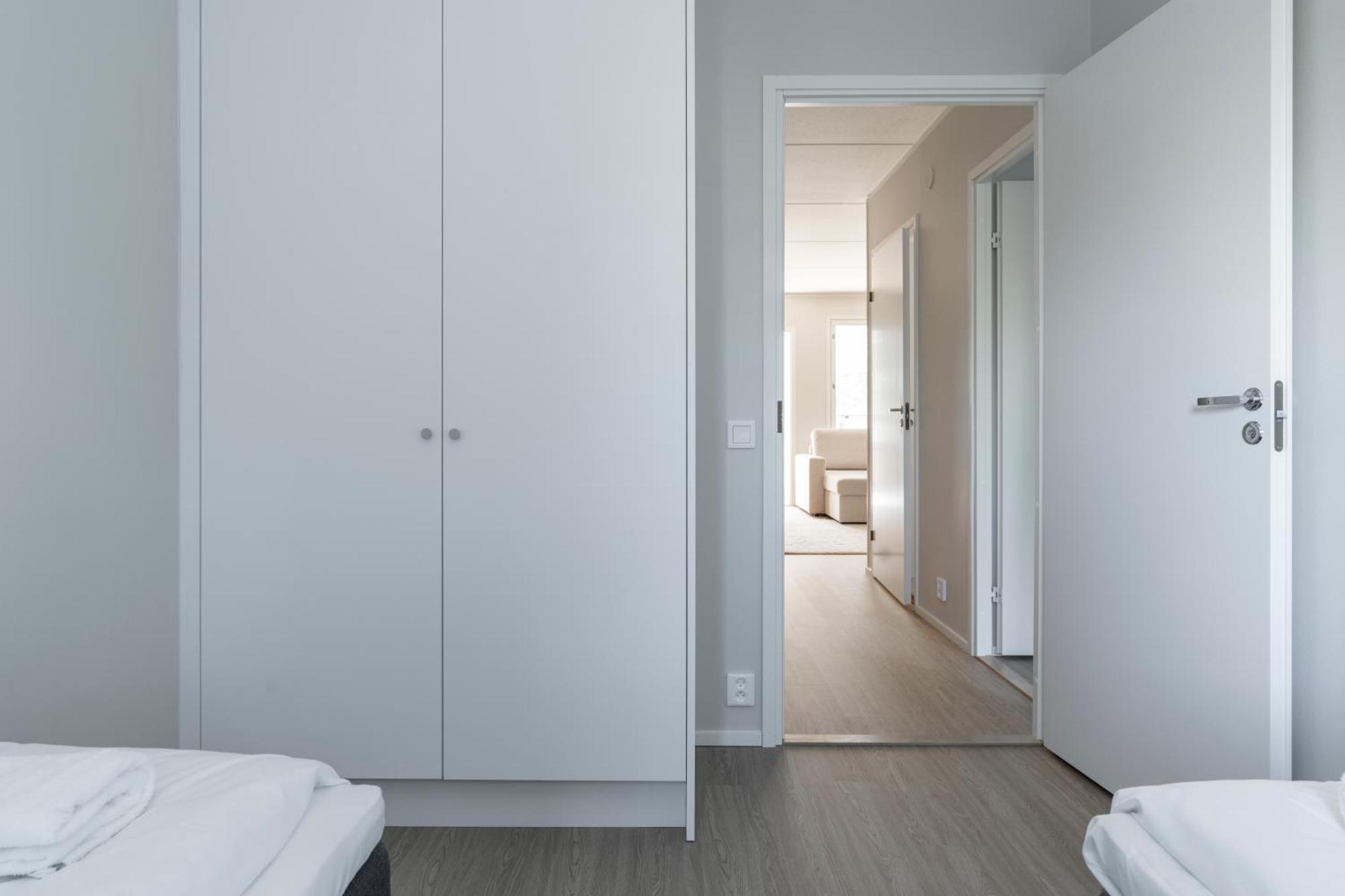 3 Makuuhuonetta, Sauna *