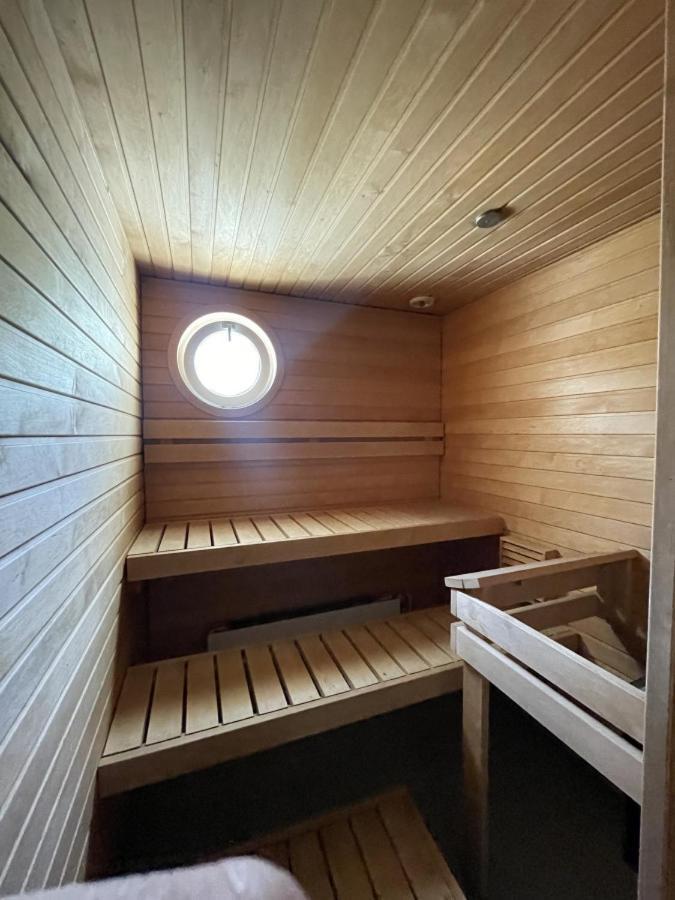 Huoneisto One-bedroom 66m2 With Sauna And Parking Helsinki