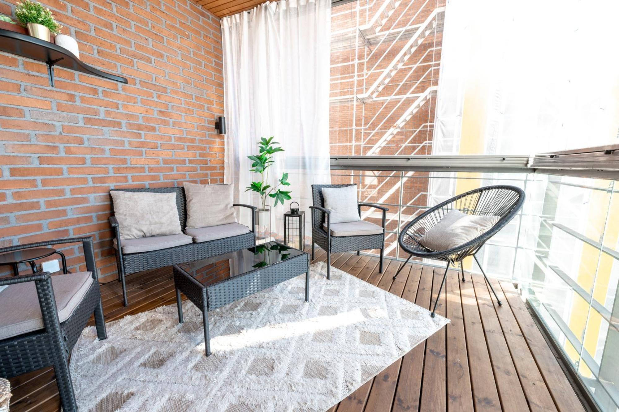 Huoneisto 2ndhomes Kamppi Center With Balcony & Sauna Helsinki