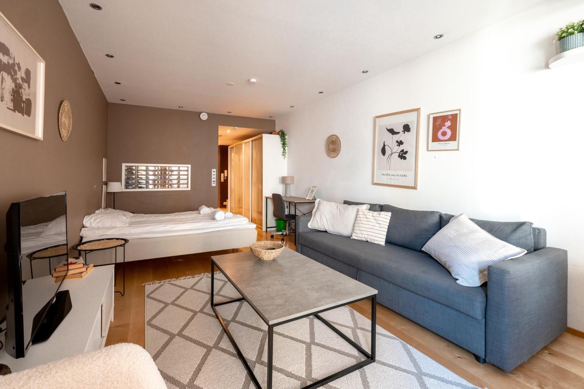 Huoneisto 2ndhomes Kamppi Center With Balcony & Sauna *