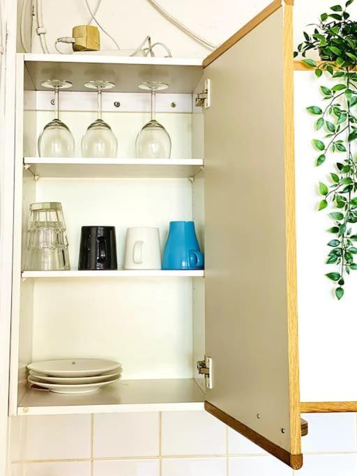 Huoneisto Self Check-in Cozy Studio Near Kamppi Metro, Hietaranta Beach! *