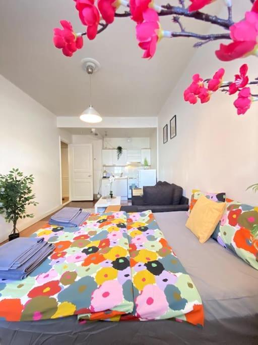 Self Check-in Cozy Studio Near Kamppi Metro, Hietaranta Beach! *