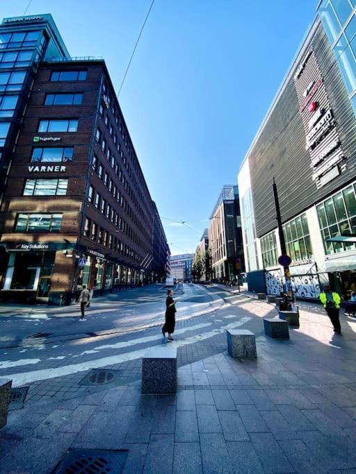 Huoneisto Self Check-in Cozy Studio Near Kamppi Metro, Hietaranta Beach! Helsinki