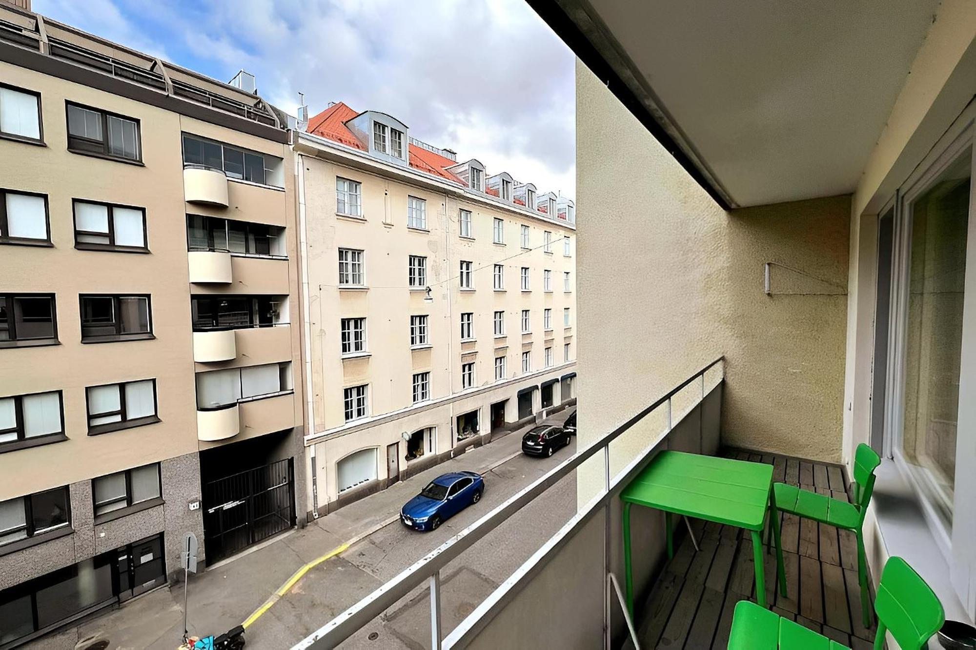 In Design District - Keybox Check-in, Balcony, Netflix Helsinki