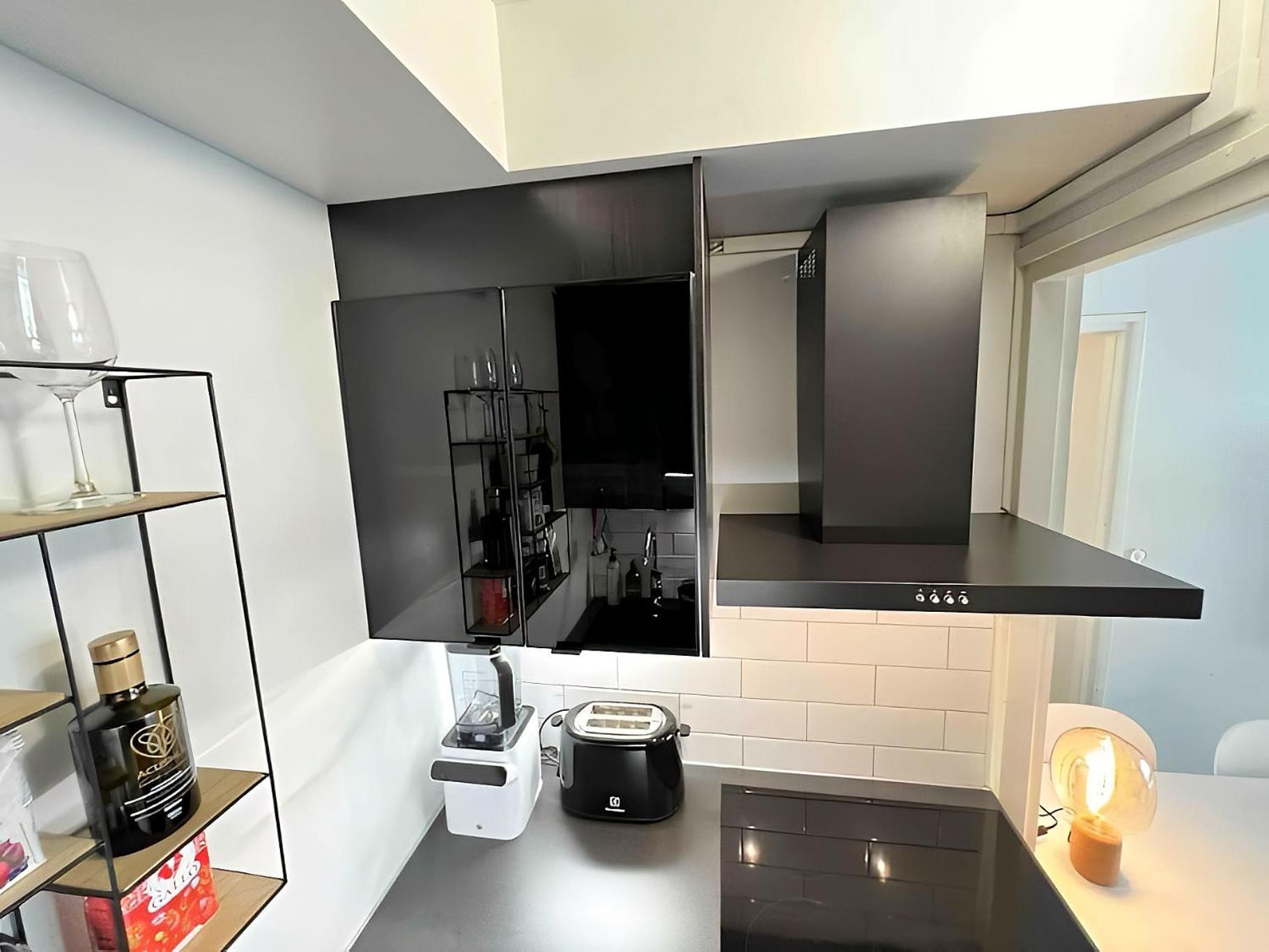 Huoneisto In Design District - Keybox Check-in, Balcony, Netflix