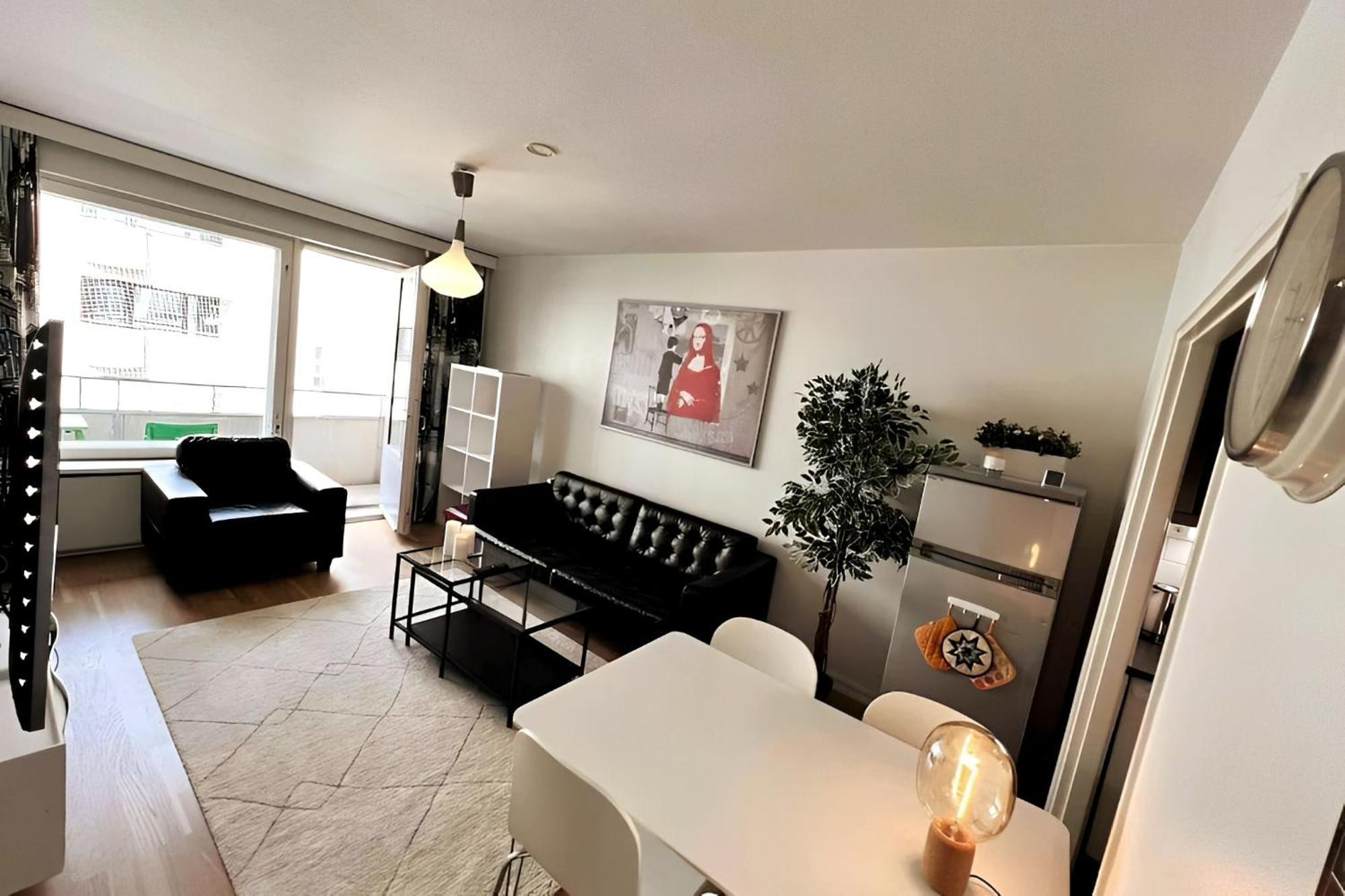 In Design District - Keybox Check-in, Balcony, Netflix Huoneisto