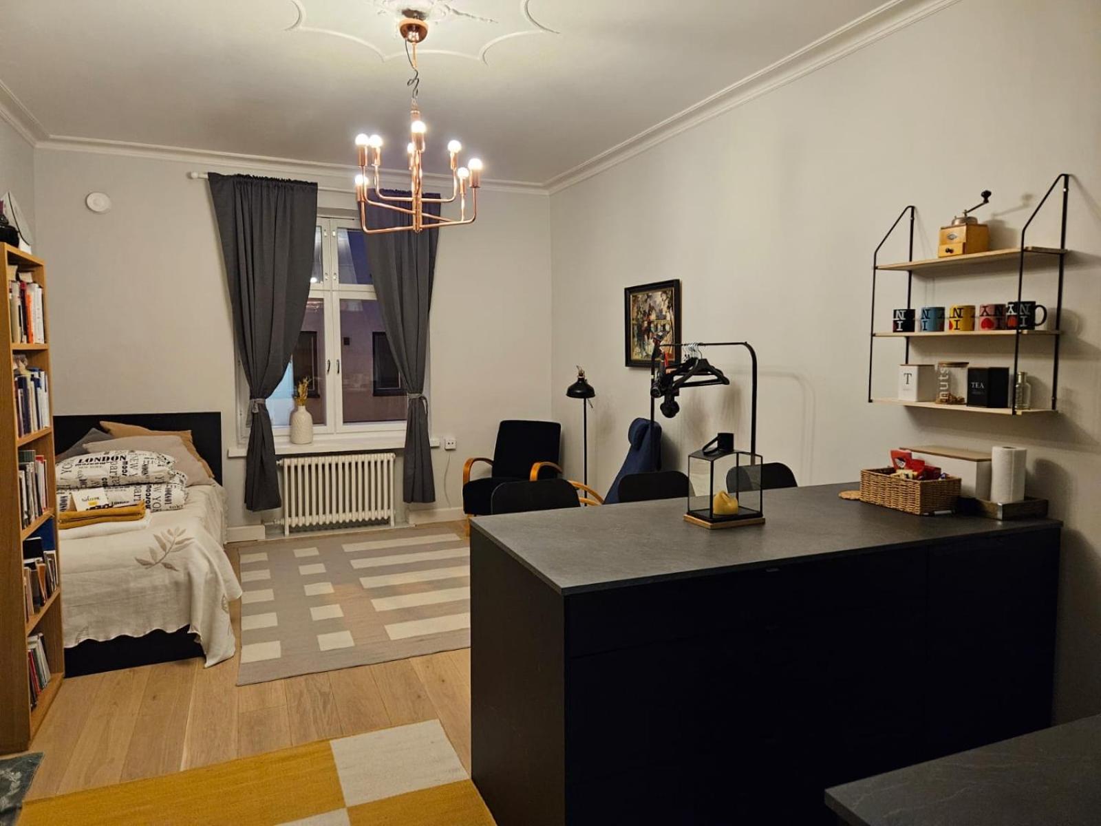 Cozy In Ullanlinna With Location Huoneisto