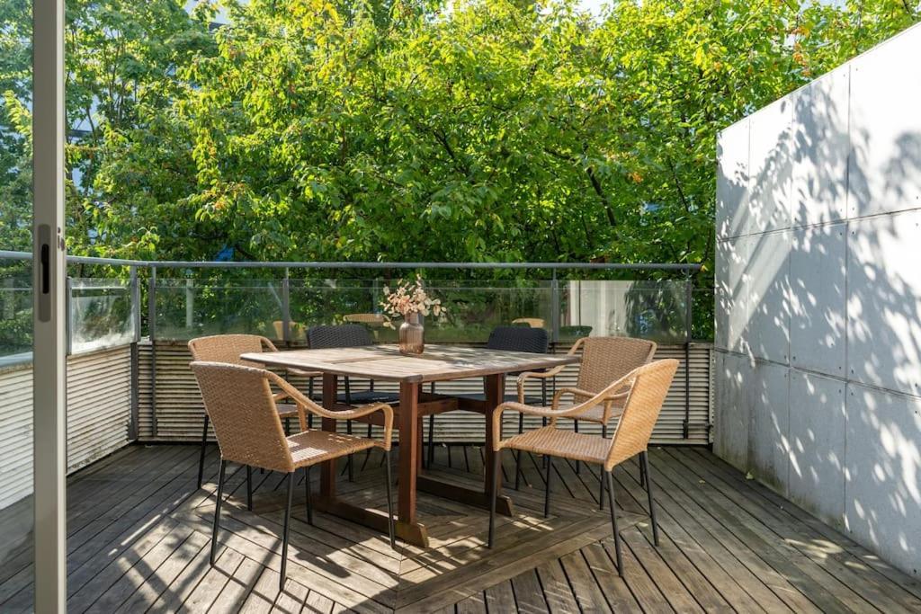 2 Bedroom With Canal View, Private Sauna, Sun Deck And Ev Parking