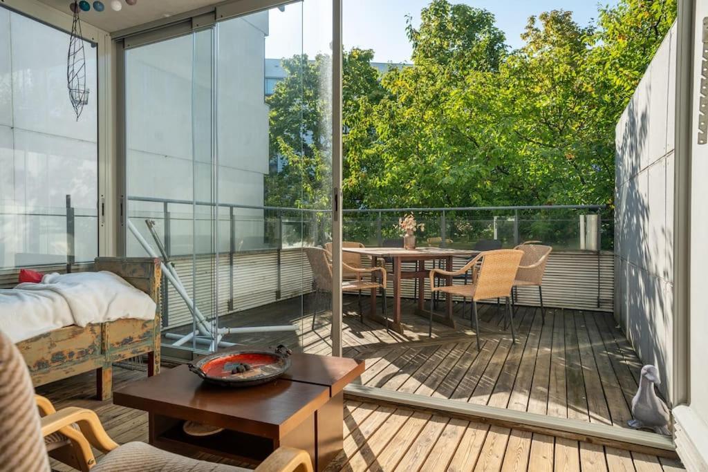 Huoneisto 2 Bedroom With Canal View, Private Sauna, Sun Deck And Ev Parking *