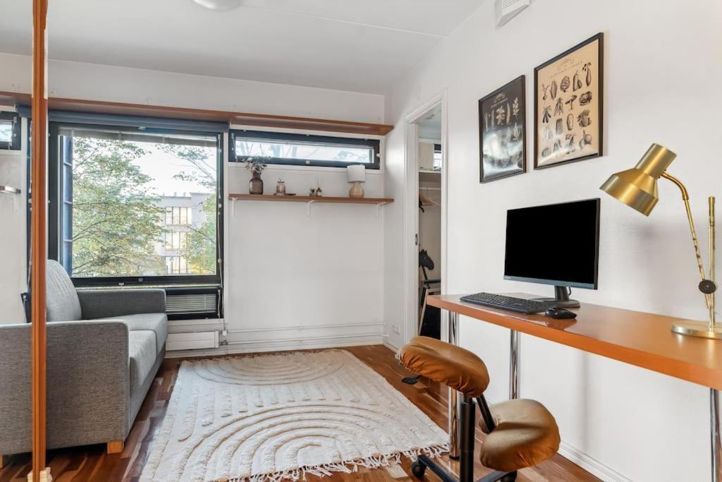 2 Bedroom With Canal View, Private Sauna, Sun Deck And Ev Parking * Helsinki