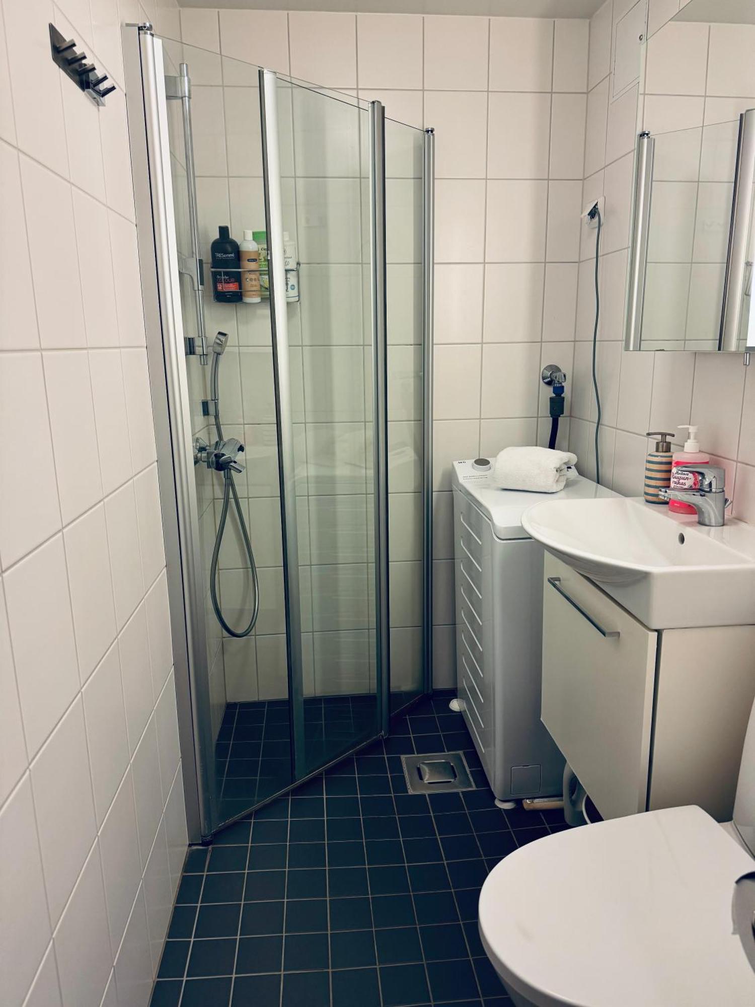 Huoneisto Lovely Apartment, Vuorimiehenkatu 31