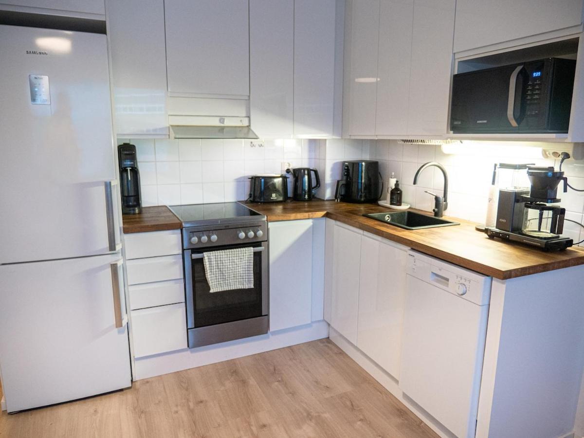 Two-room Flat With Sauna, Glazed Balcony And Free Parking Lot Huoneisto Helsinki