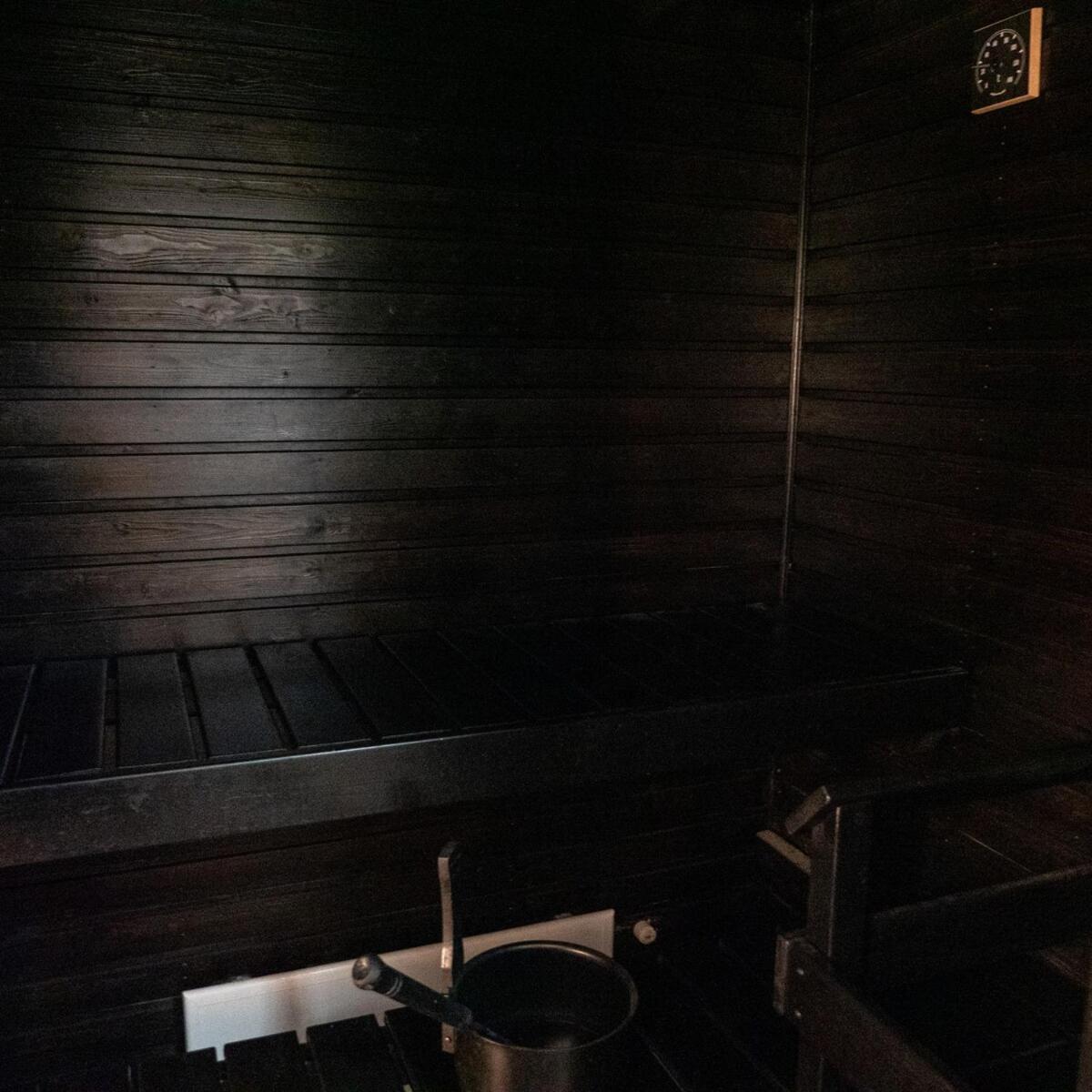 Huoneisto Two-room Flat With Sauna, Glazed Balcony And Free Parking Lot *