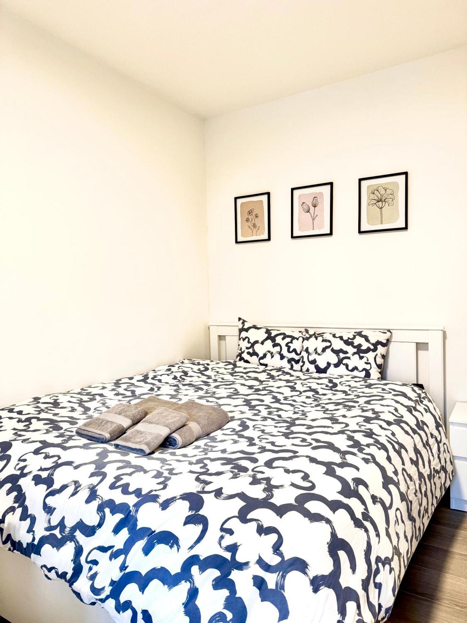 Huoneisto Cozy With Private Balcony In Prime Location *