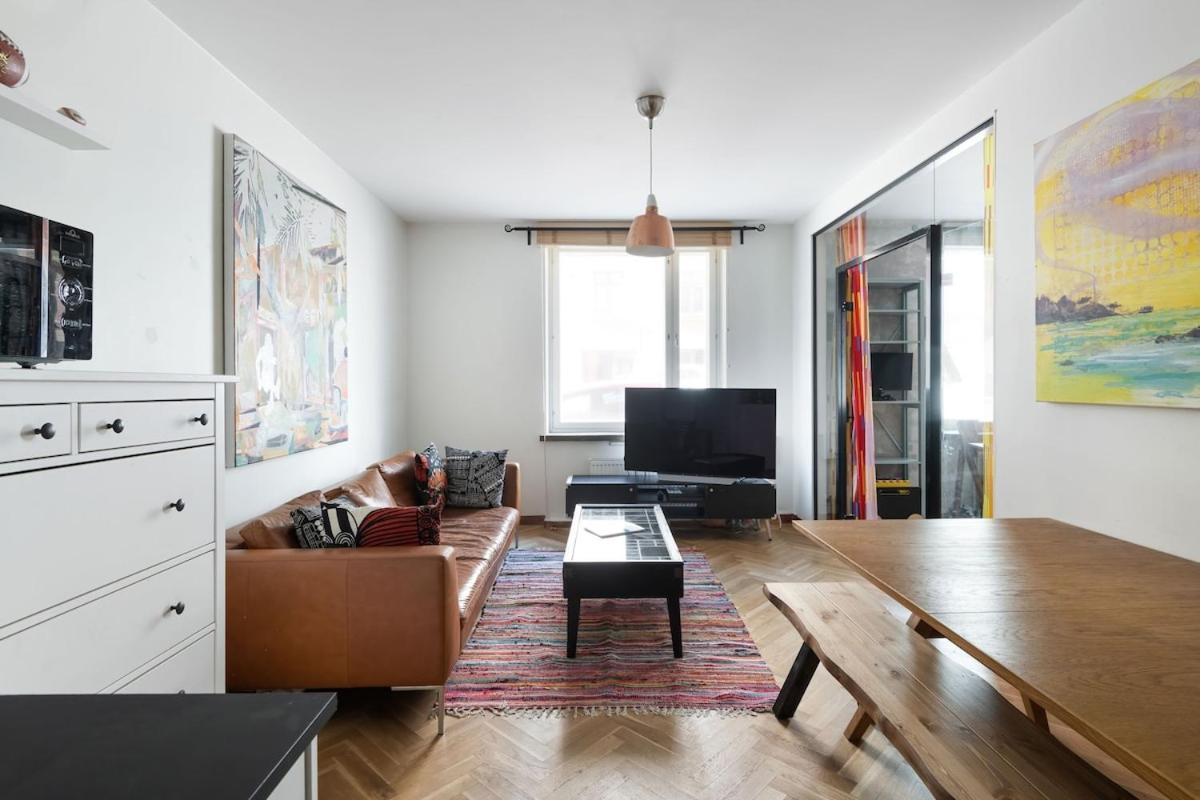 Great Location & Transport Connections With All Amenities 1-8 People Free Continental Breakfast Wifi Coffee &Tea