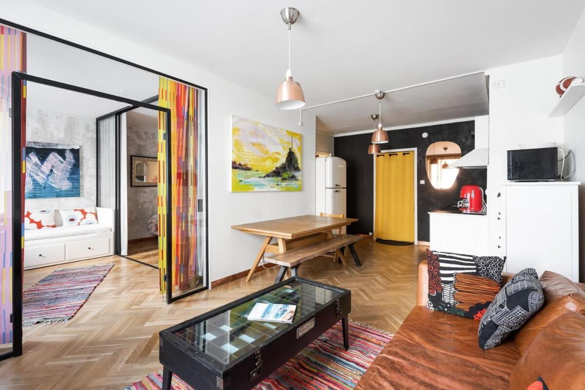 Great Location & Transport Connections With All Amenities 1-8 People Free Continental Breakfast Wifi Coffee &Tea *
