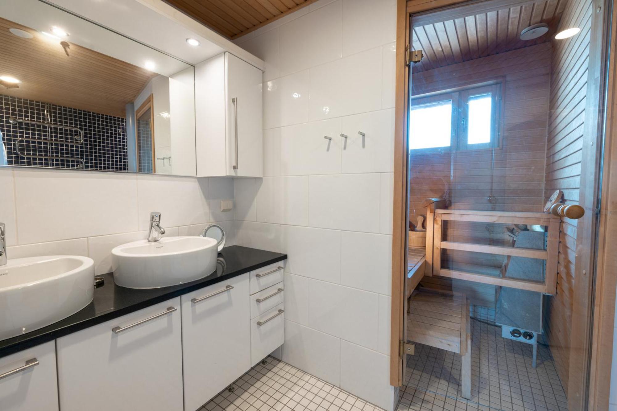 2ndhomes Luxurious 2br With Rooftop Terrace & Sauna In Kamppi Center Huoneisto