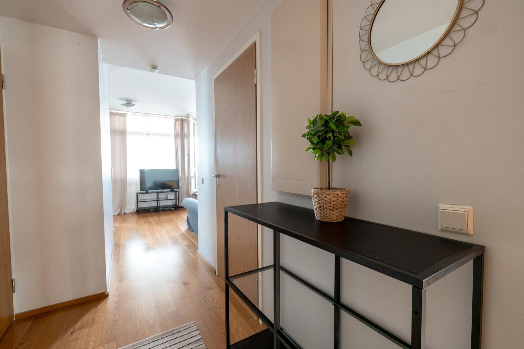 Huoneisto 2ndhomes Luxurious 2br With Rooftop Terrace & Sauna In Kamppi Center *