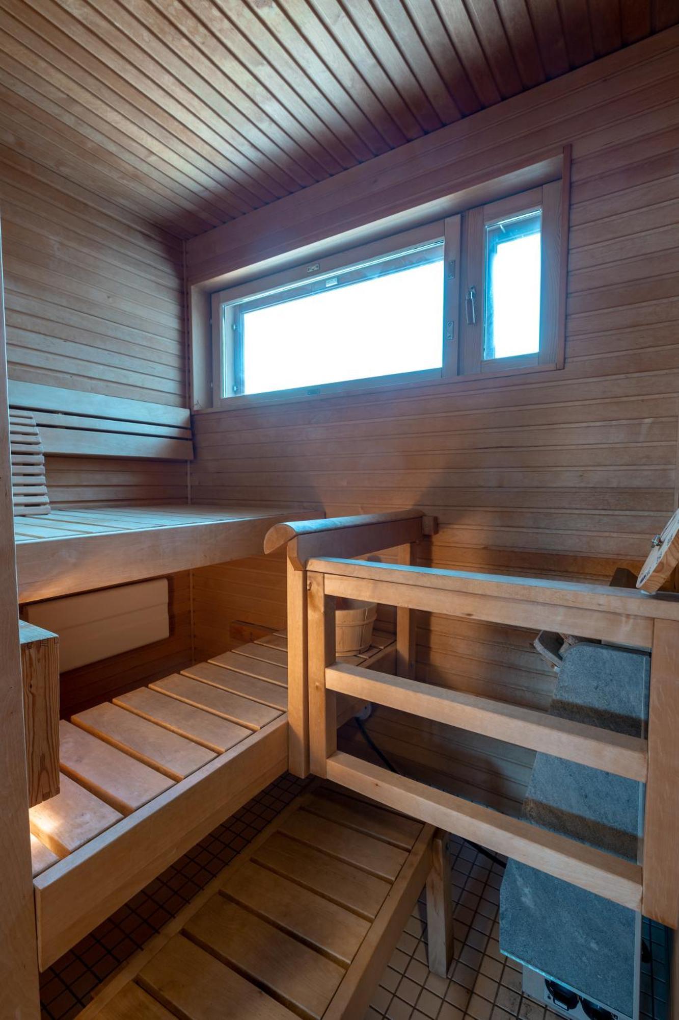 Huoneisto 2ndhomes Luxurious 2br With Rooftop Terrace & Sauna In Kamppi Center Helsinki