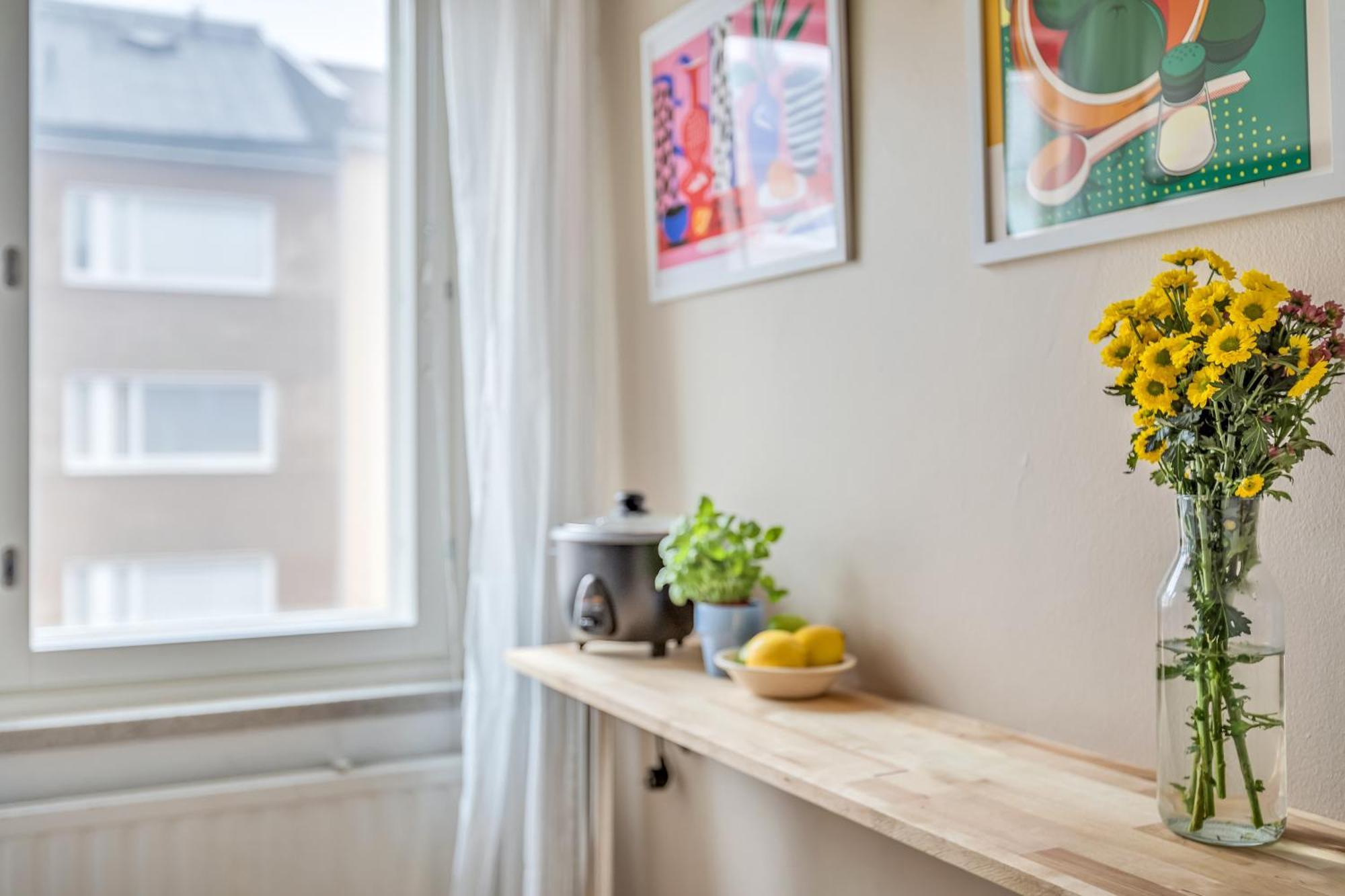 Vibrant And Central W Netflix, Wifi, 200M Tram And Bus *