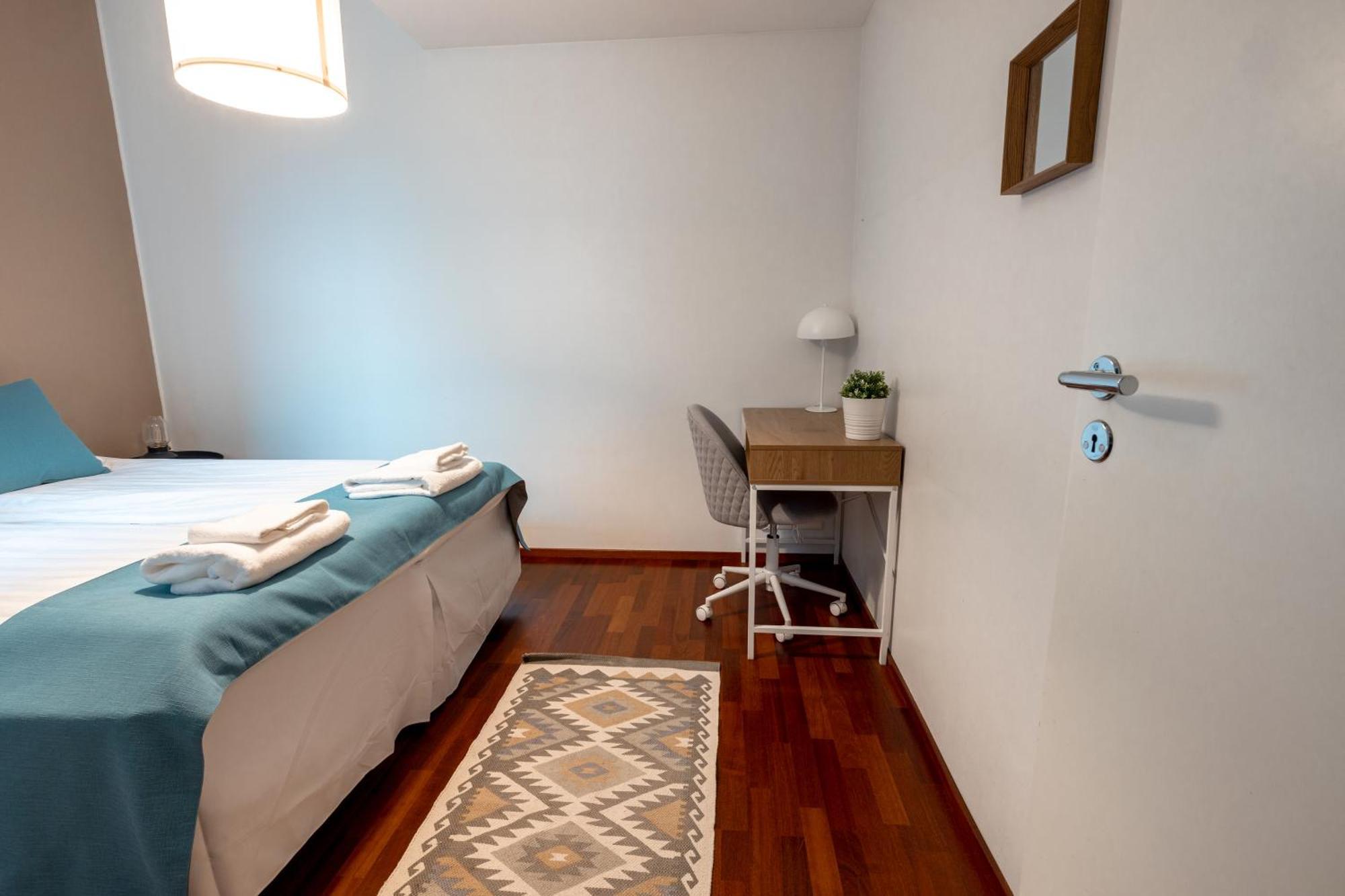 Huoneisto 2ndhomes Luxurious Kamppi Center With Sauna & Balcony *