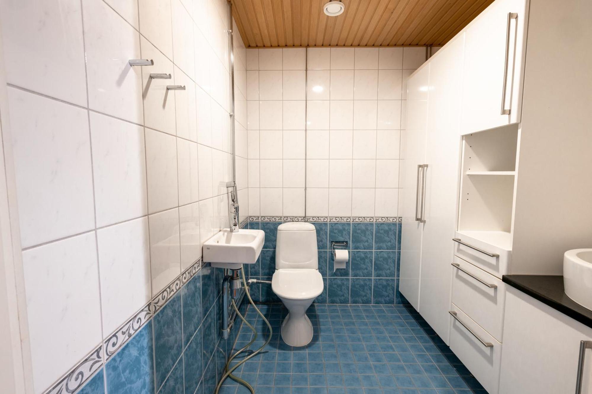 Huoneisto 2ndhomes Luxurious Kamppi Center With Sauna & Balcony