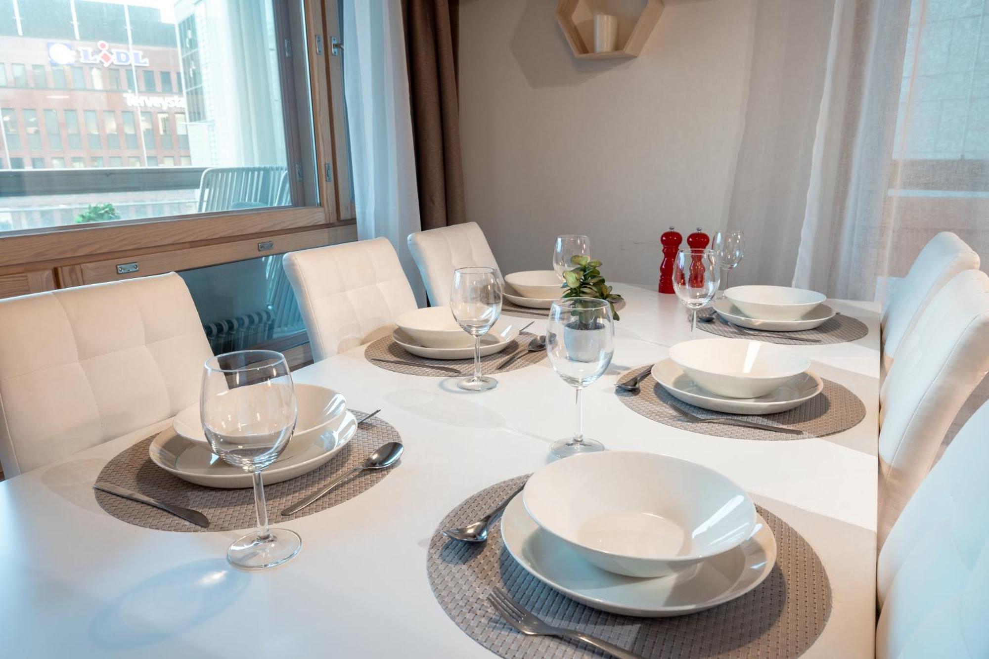 Huoneisto 2ndhomes Luxurious Kamppi Center With Sauna & Balcony Helsinki