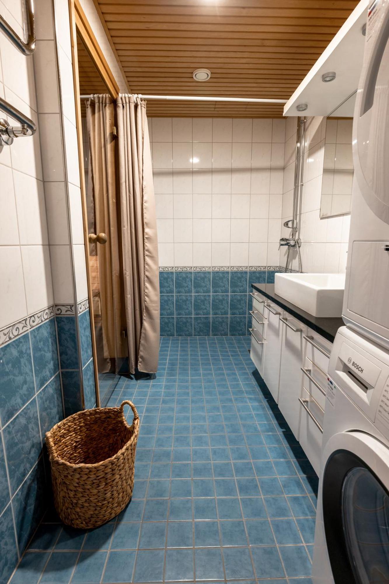 Huoneisto 2ndhomes Luxurious Kamppi Center With Sauna & Balcony Helsinki