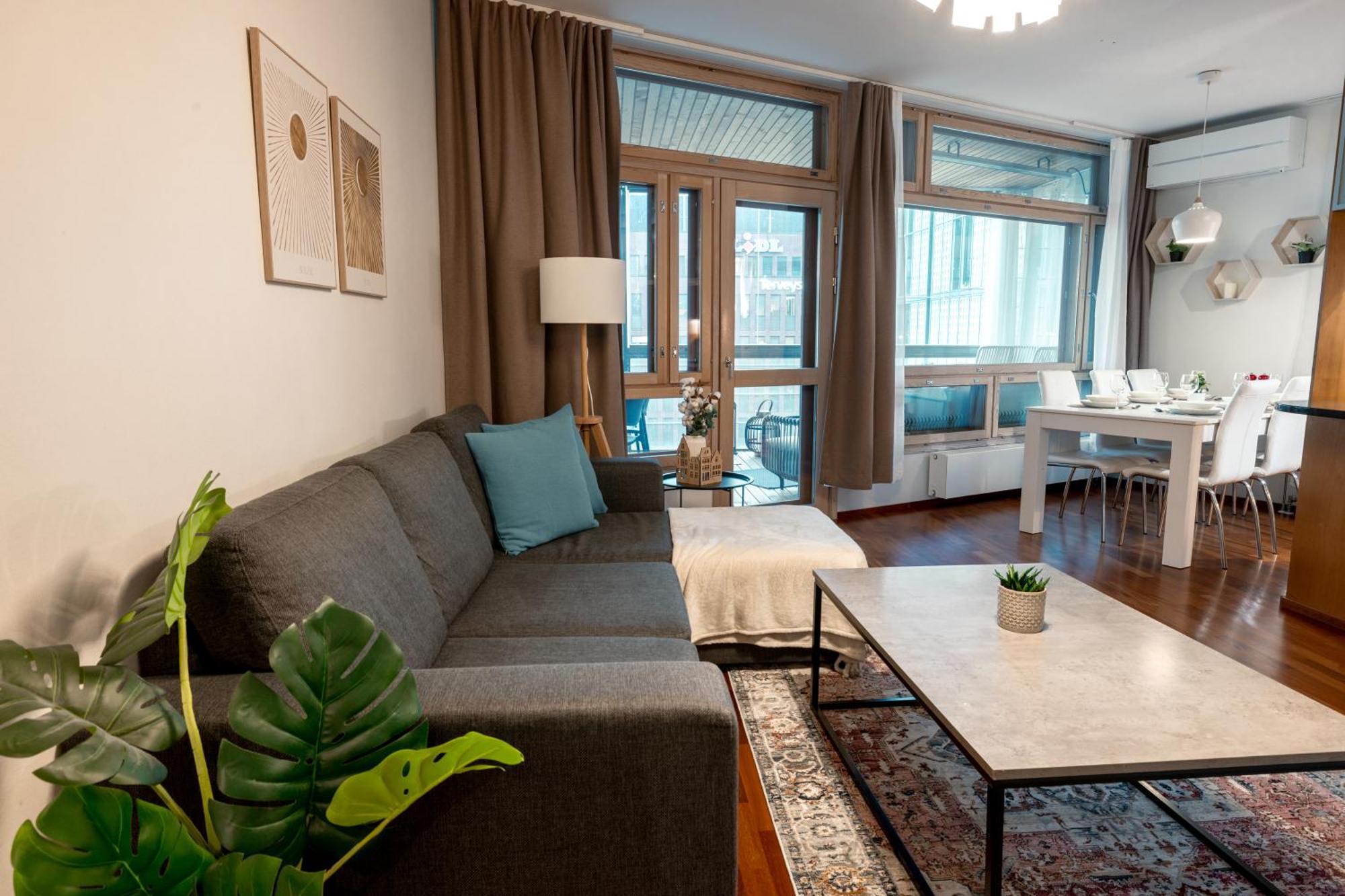 Huoneisto 2ndhomes Luxurious Kamppi Center With Sauna & Balcony *