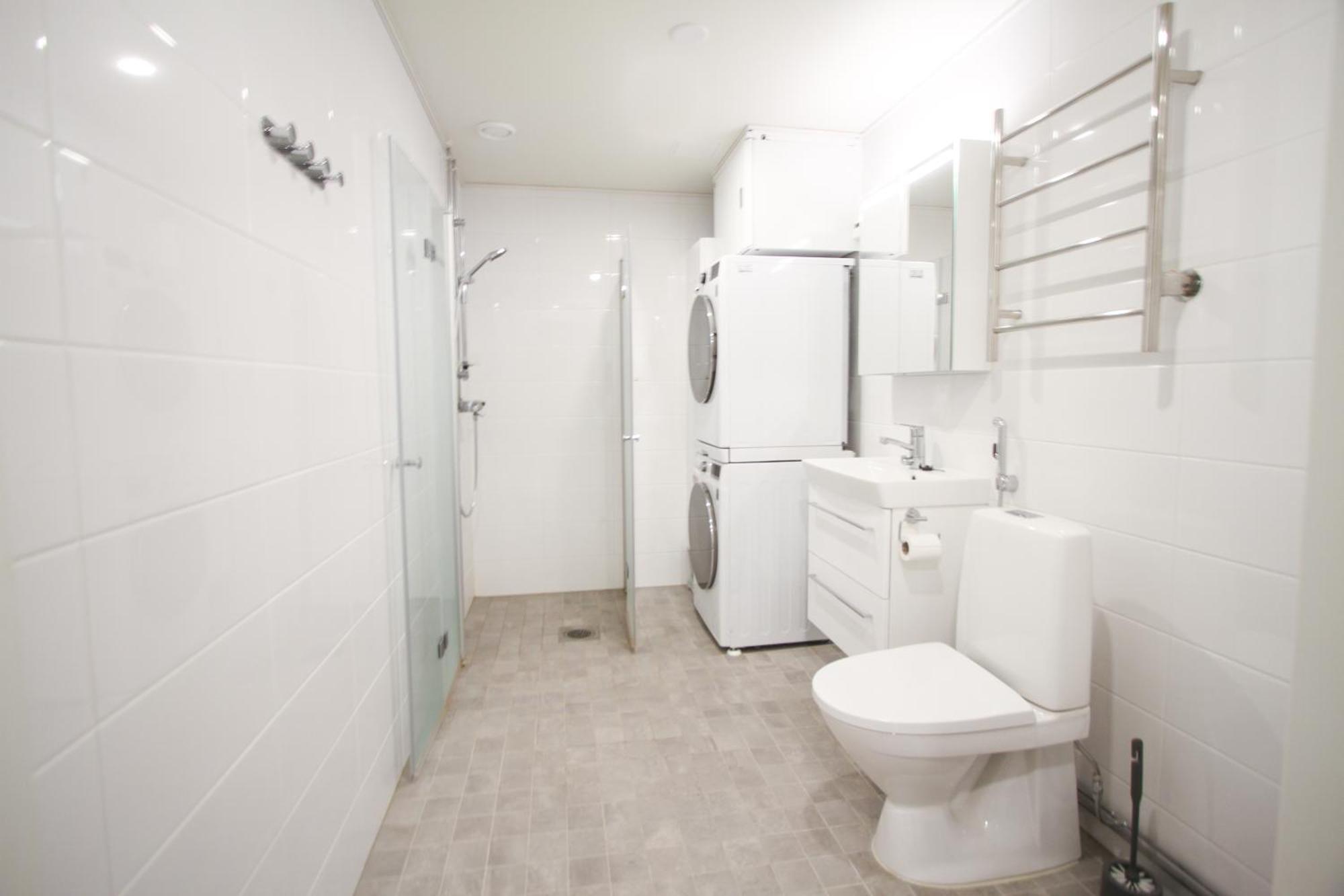 New And Stylish By The Sea In Jatkasaari, Free Parking And Balcony