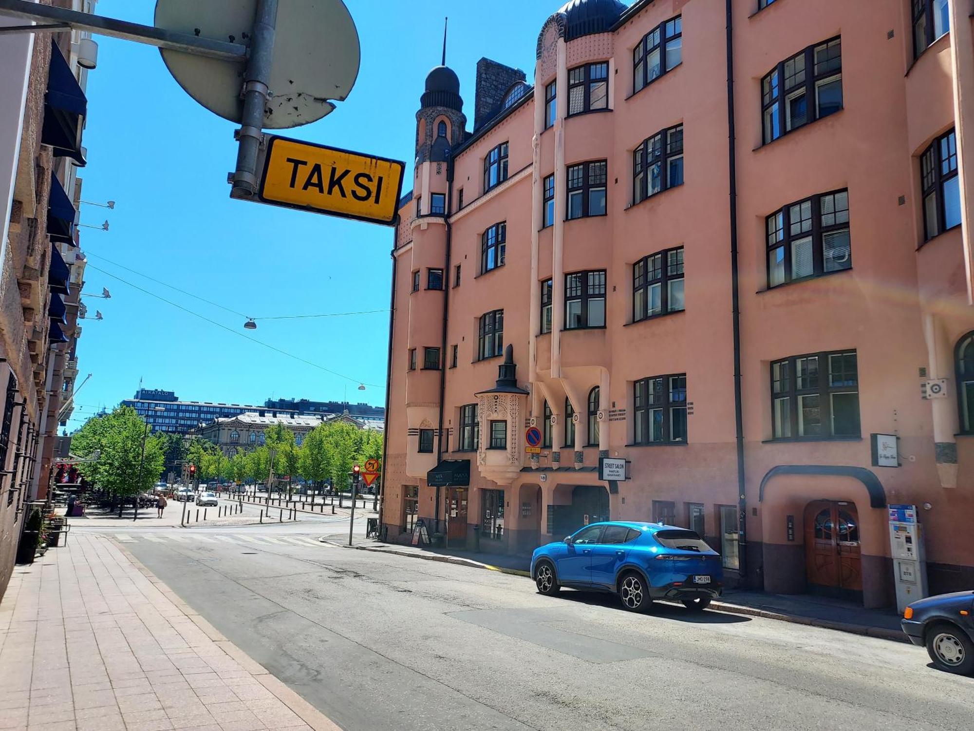 Quiet In The Center 76 M2 Helsinki