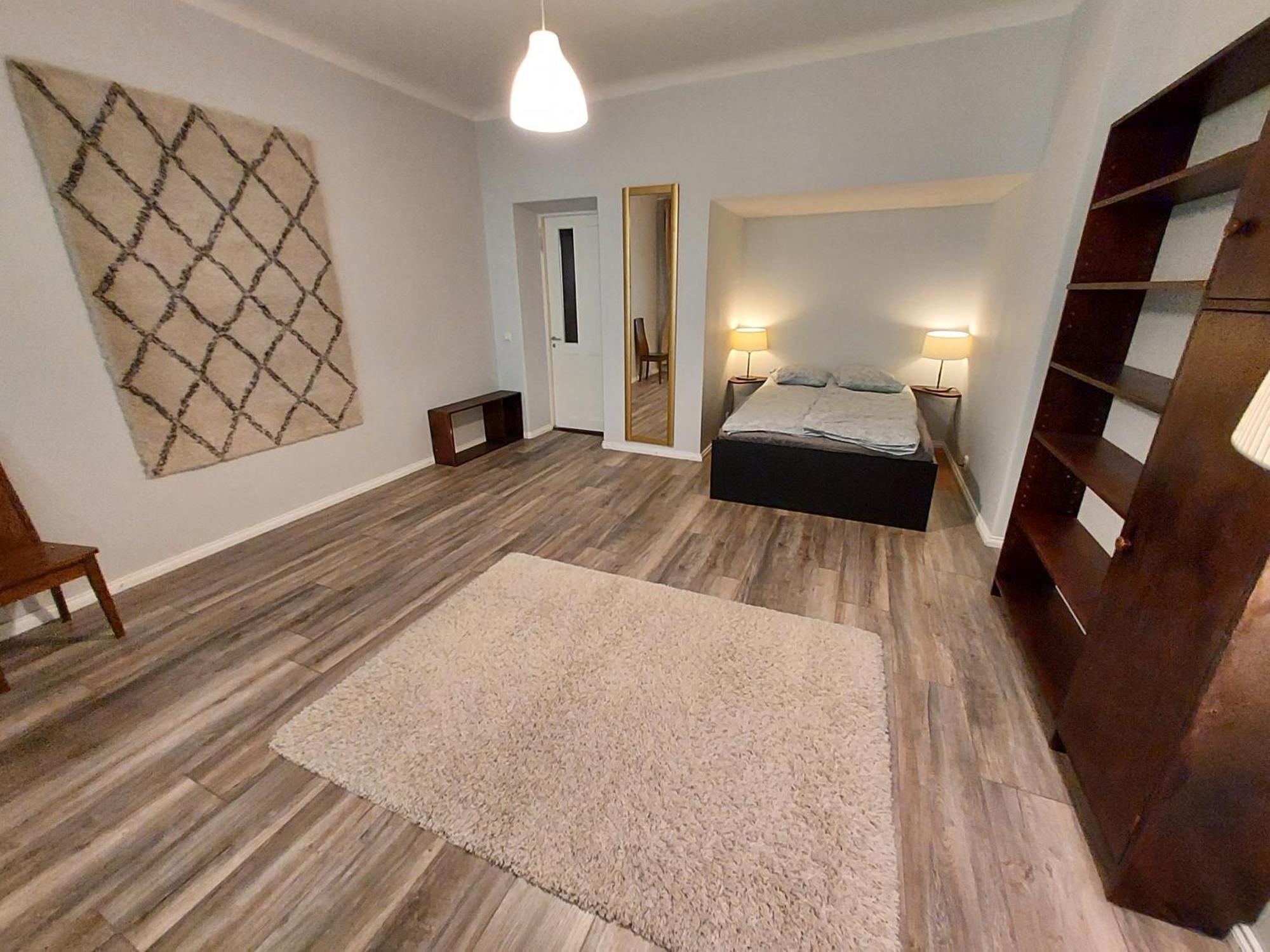 Quiet In The Center 76 M2