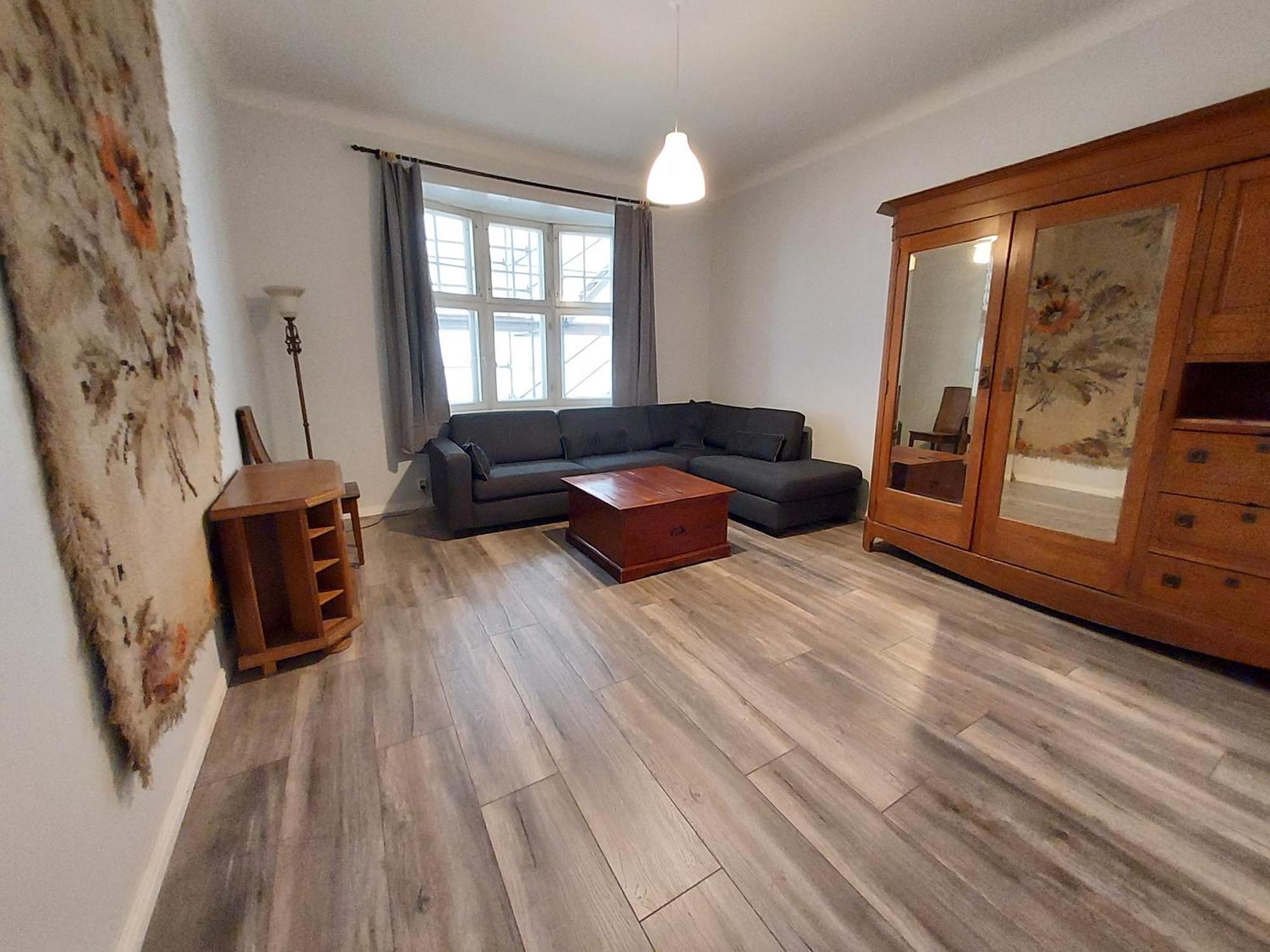 Huoneisto Quiet In The Center 76 M2
