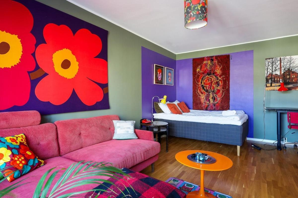 Huoneisto A Stylish Retro Near The Metro And Essential Services *