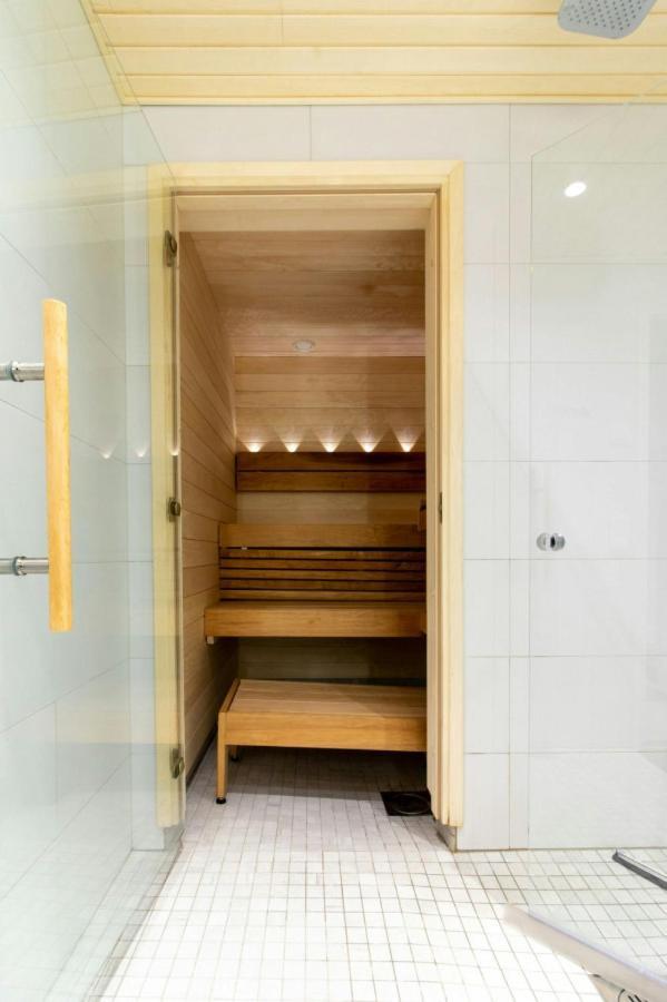 And Spacious For 4 With Sauna * Helsinki