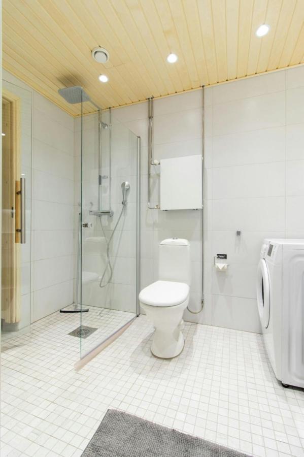 And Spacious For 4 With Sauna Huoneisto