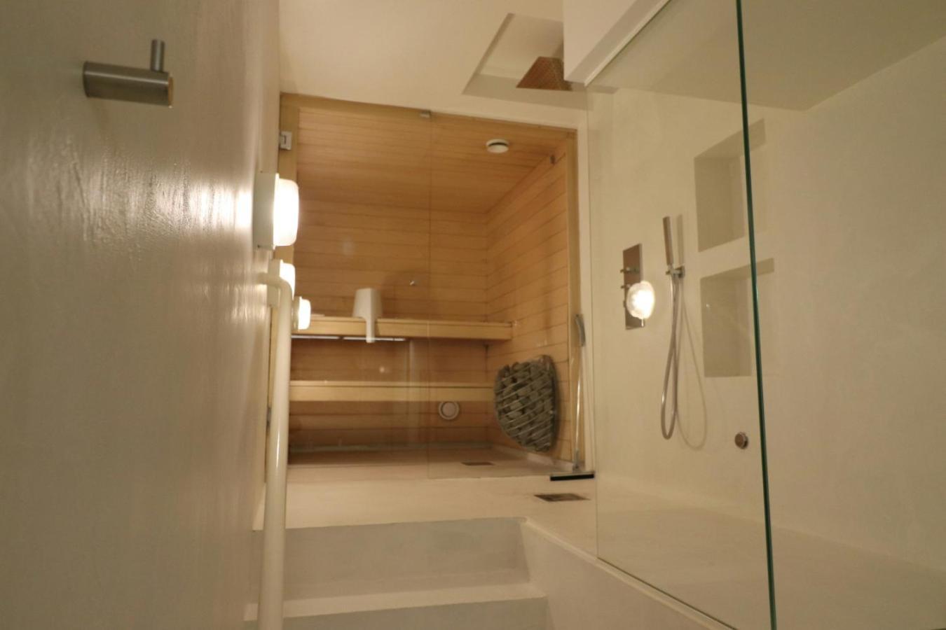 Spacious For 2 With Sauna In Punavuori Huoneisto Helsinki