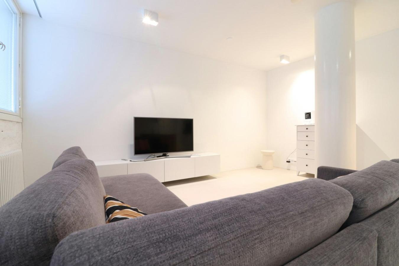 Spacious For 2 With Sauna In Punavuori Huoneisto